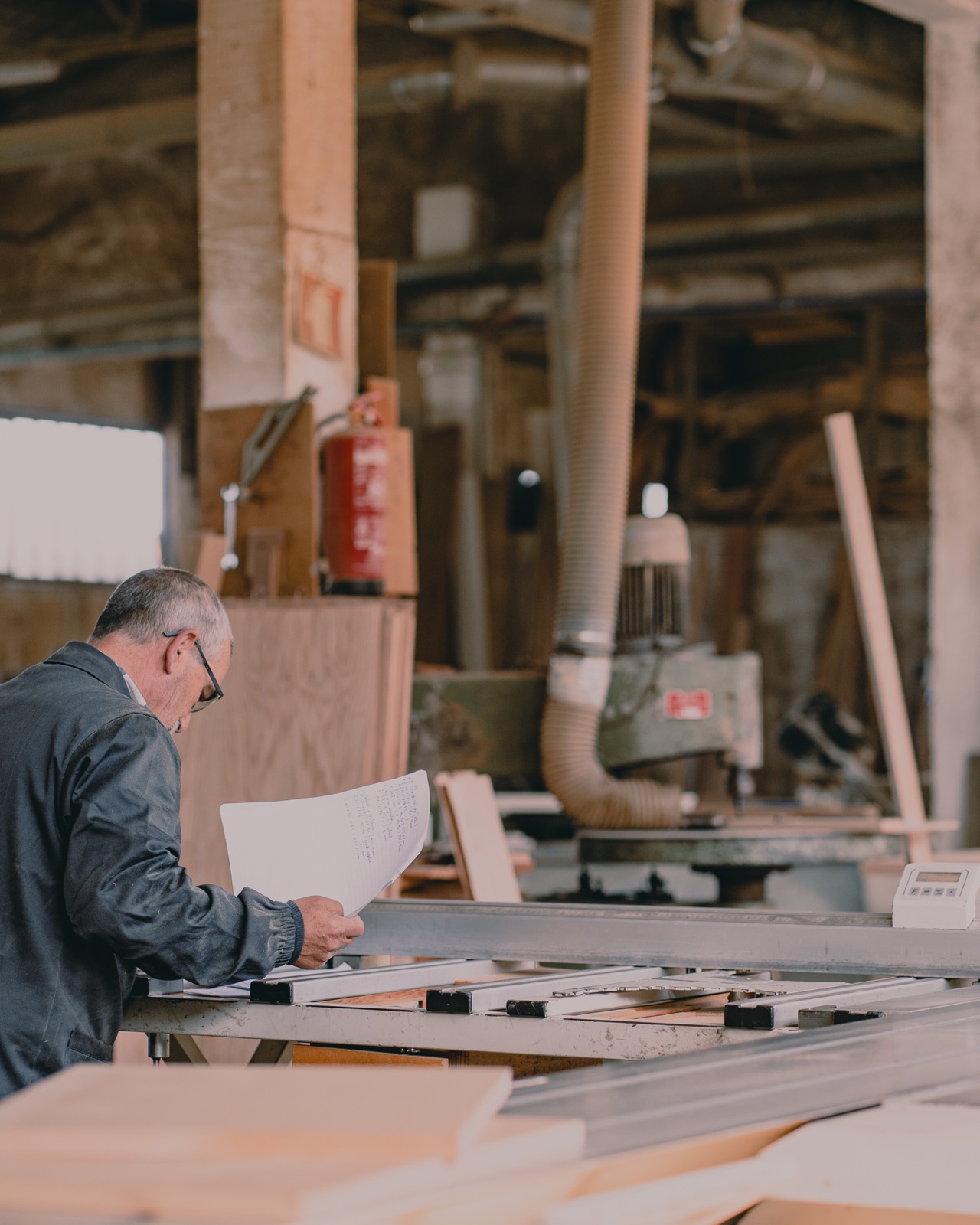 Проверка чертежей на фабрике